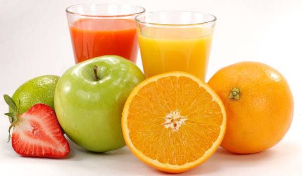Prirodni osvežavajući domaći sokovi od voća (recepti)